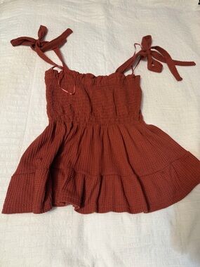 Paper Crane Rust Orange Smocked Top size small